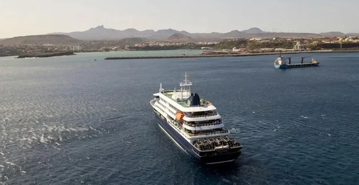 Navio de cruzeiro &eacute; liberado ap&oacute;s surto de hantav&iacute;rus que deixou tr&ecirc;s mortos