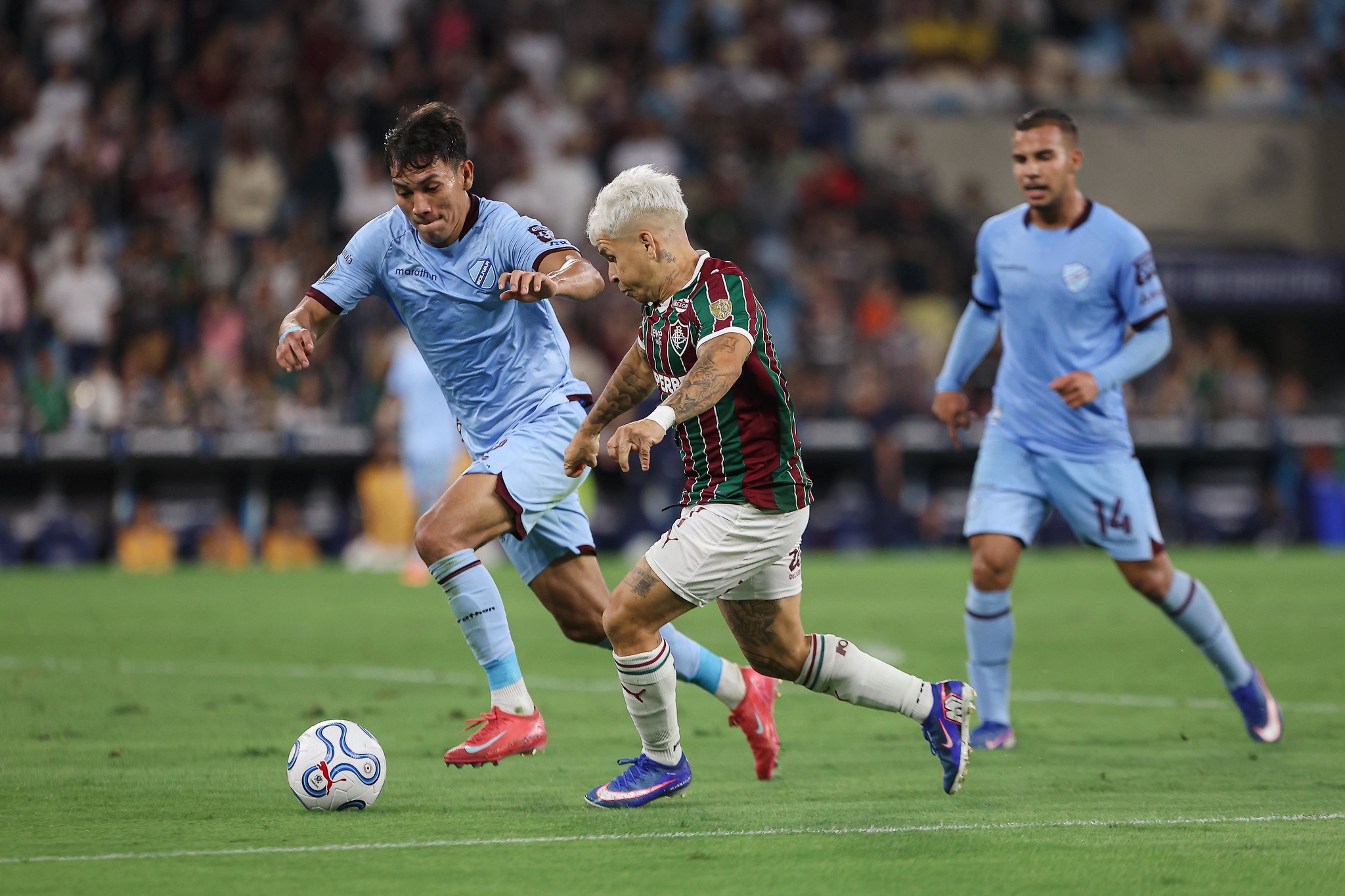 Fluminense vence Bol&iacute;var no Maracan&atilde; e segue vivo por vaga nas oitavas da Libertadores