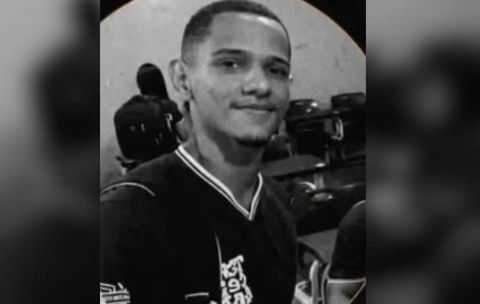 Jovem morre e tr&ecirc;s pessoas ficam feridas ap&oacute;s carro cair em canal na BR-242, em Formoso do Araguaia (TO)