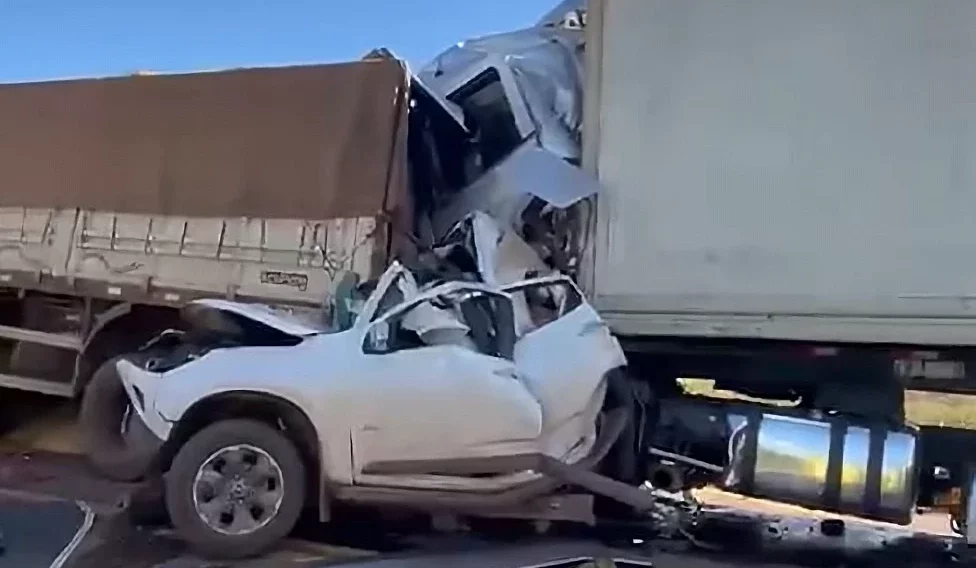 Motorista de carreta &eacute; preso ap&oacute;s engavetamento em Coxim (MS) que matou casal de empres&aacute;rios do Piau&iacute;