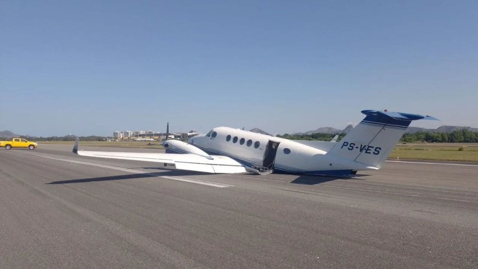 Avi&atilde;o realiza pouso de emerg&ecirc;ncia ap&oacute;s falha no trem de pouso no Aeroporto de Vit&oacute;ria (ES)
