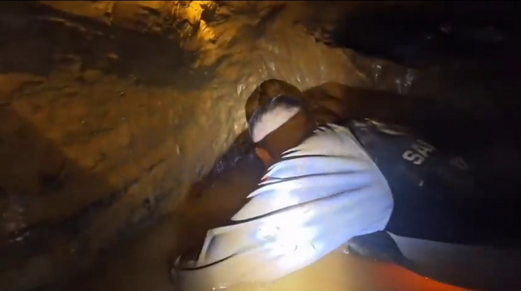 Resgate em caverna no Laos entra em fase cr&iacute;tica para localizar dois desaparecidos