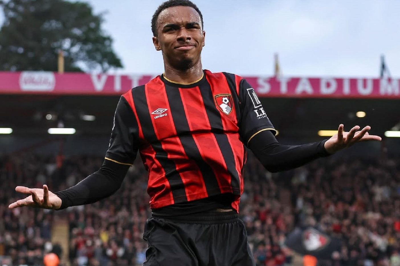 Bournemouth sofre gol no fim e cede empate ao Manchester City