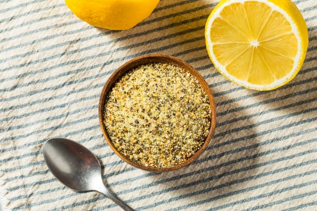 Lemon pepper caseiro: aprenda a fazer o tempero perfeito em casa
