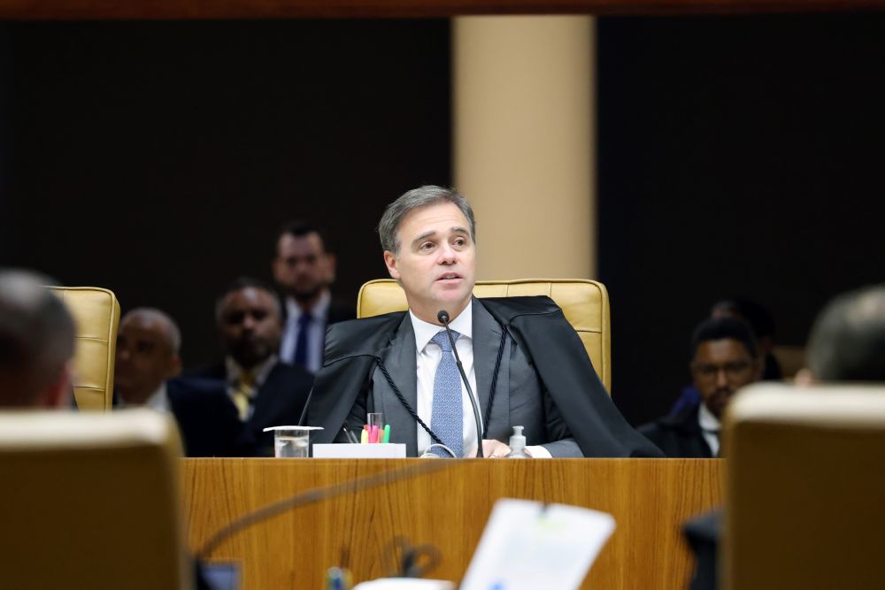 Ministro Andr&eacute; Mendon&ccedil;a &eacute; reconduzido ao TSE por mais dois anos
