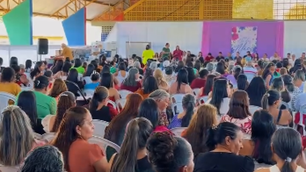 Pugmil celebra m&atilde;es com evento especial e sorteios de pr&ecirc;mios