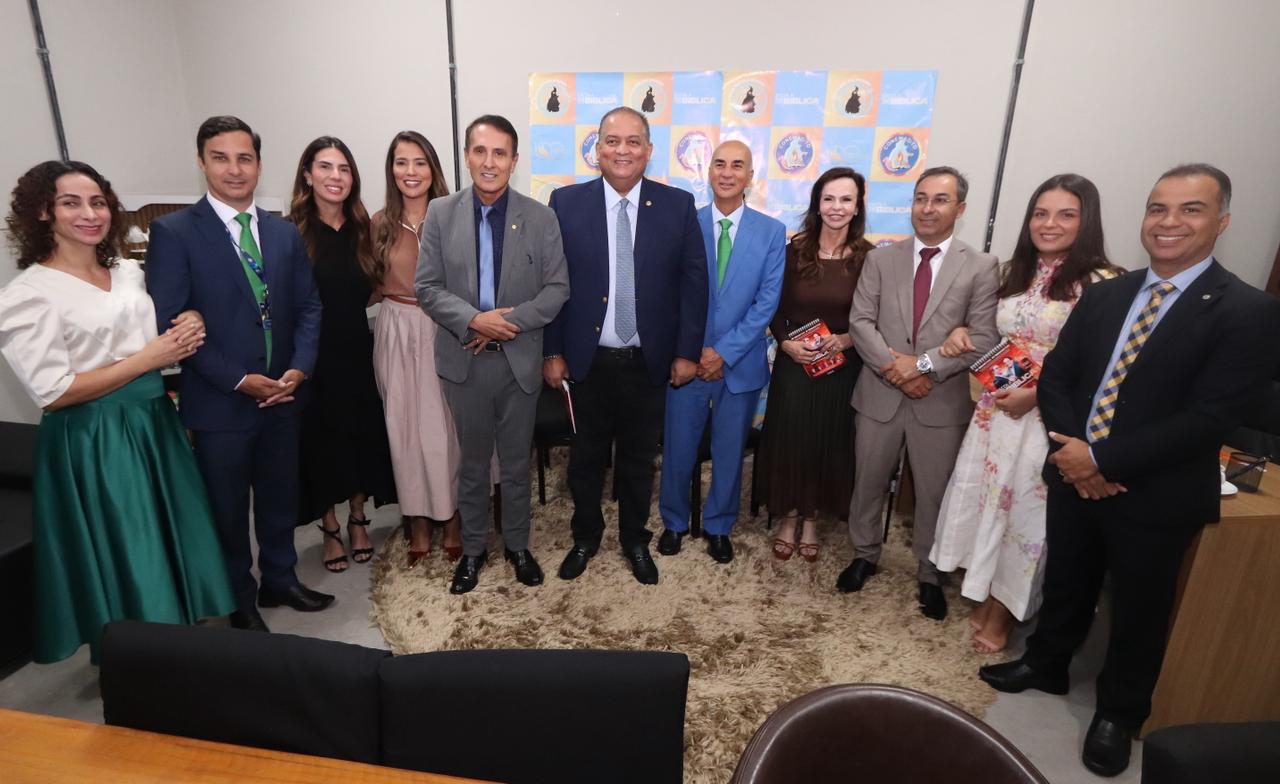 Eduardo Gomes destaca f&eacute;, uni&atilde;o e valores da fam&iacute;lia durante encontro da Assembleia de Deus Madureira em Aragua&iacute;na