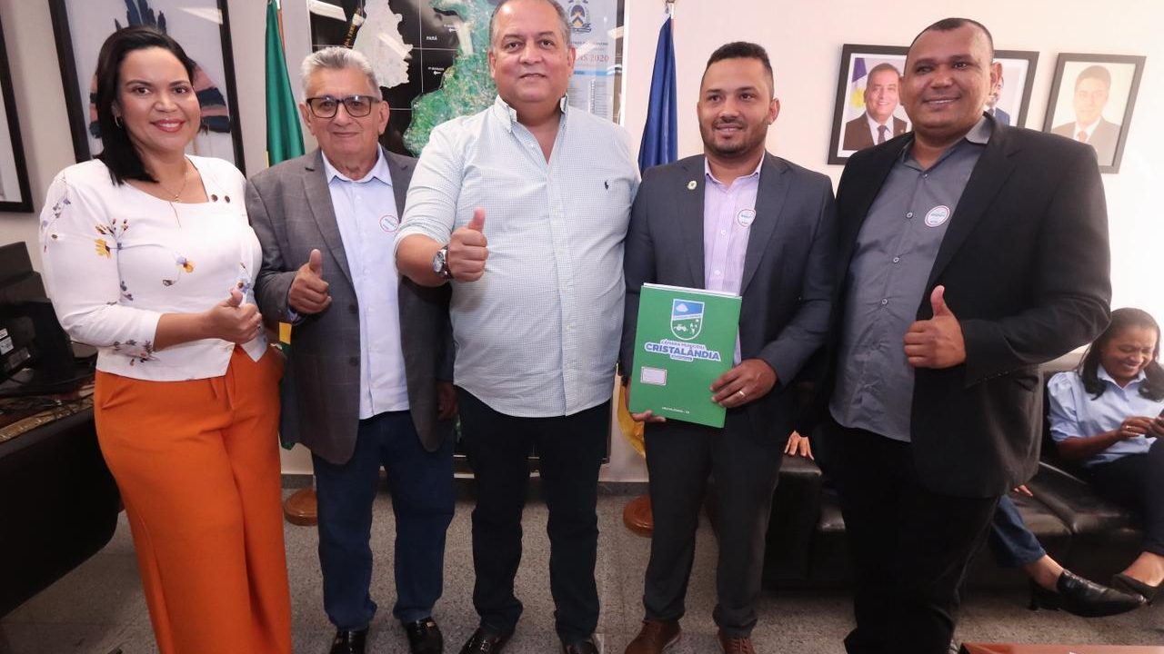 Senador Eduardo Gomes recebe lideran&ccedil;as de Cristal&acirc;ndia, S&atilde;o Sebasti&atilde;o e Palmeirante para tratar de demandas municipais