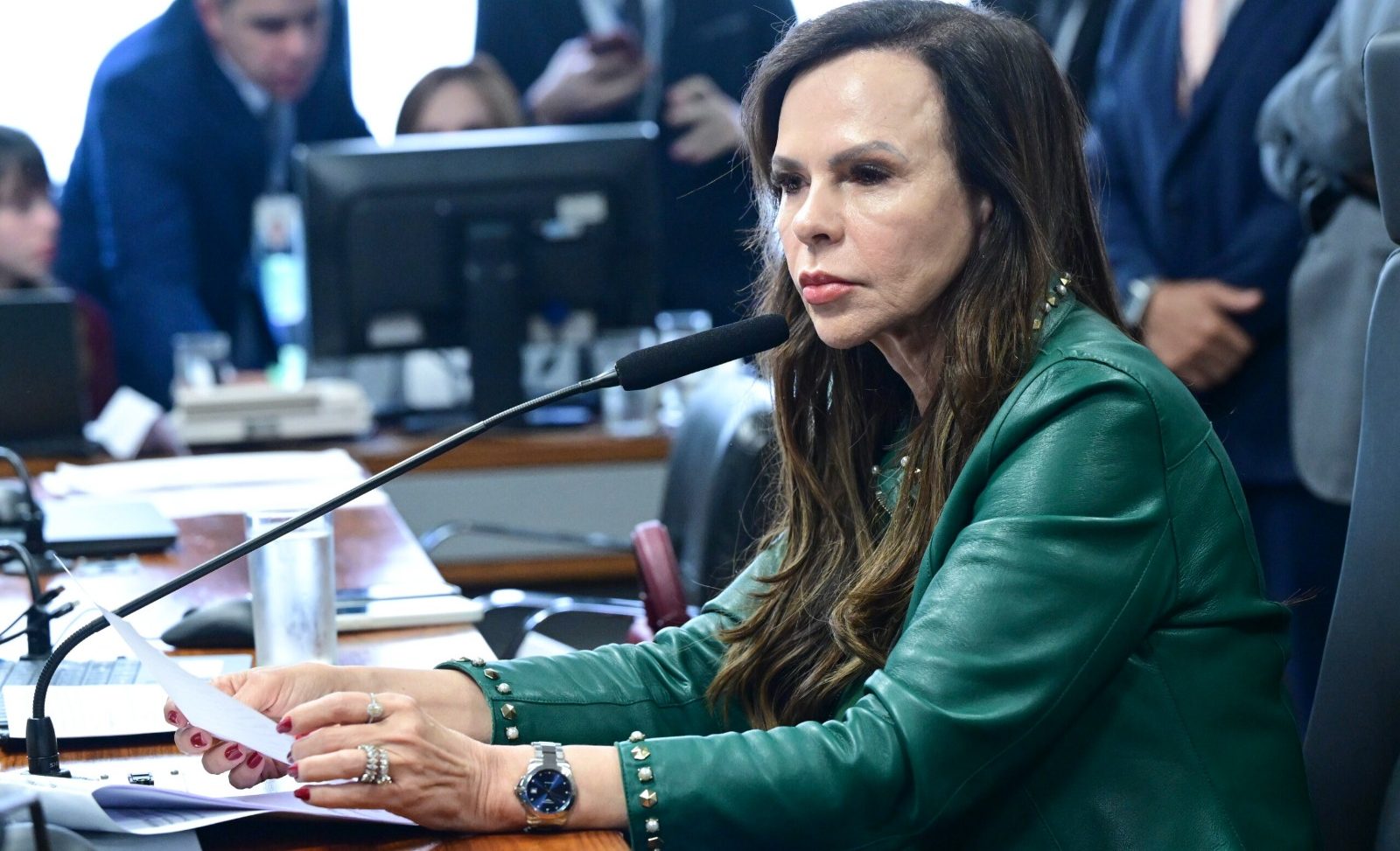 Proposta relatada por Dorinha segue para nova an&aacute;lise e prev&ecirc; capacita&ccedil;&atilde;o de professores