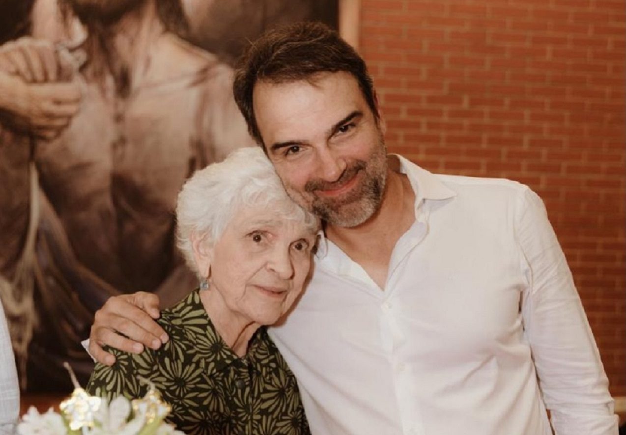 Tadeu Schmidt lamenta morte da m&atilde;e aos 92 anos: &ldquo;Nunca mais vou te ver&rdquo;