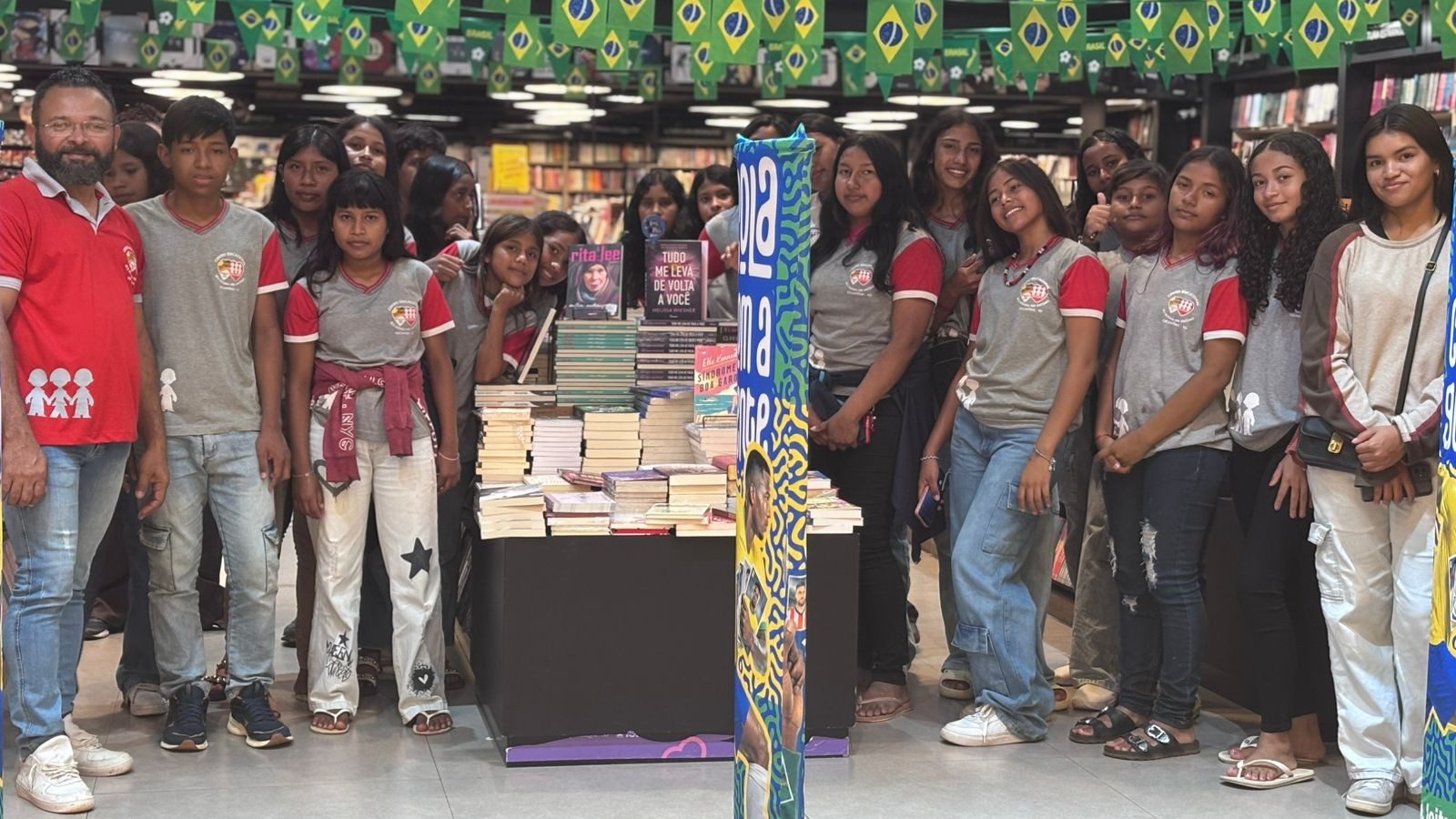 Estudantes de Tocant&iacute;nia exploram literatura, comunica&ccedil;&atilde;o e mercado editorial em aula de campo em Palmas