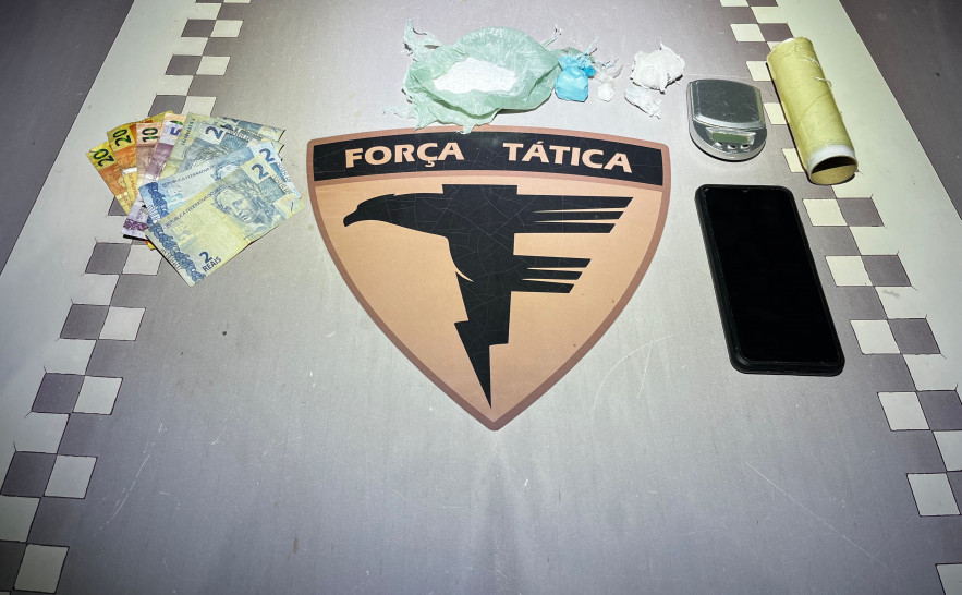 Jovem tenta fugir da PM, mas acaba preso por tr&aacute;fico de drogas em Alvorada (TO)