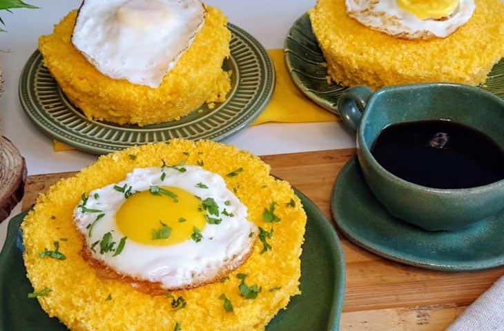 5 receitas simples com cuscuz para variar o caf&eacute; da manh&atilde; e o lanche