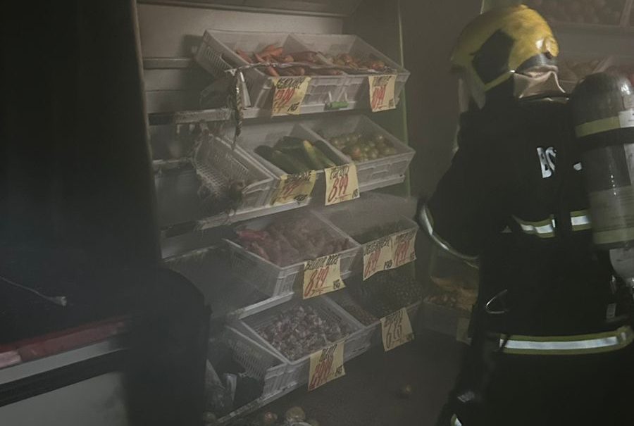 Princ&iacute;pio de inc&ecirc;ndio em supermercado mobiliza bombeiros em Aragua&iacute;na (TO)