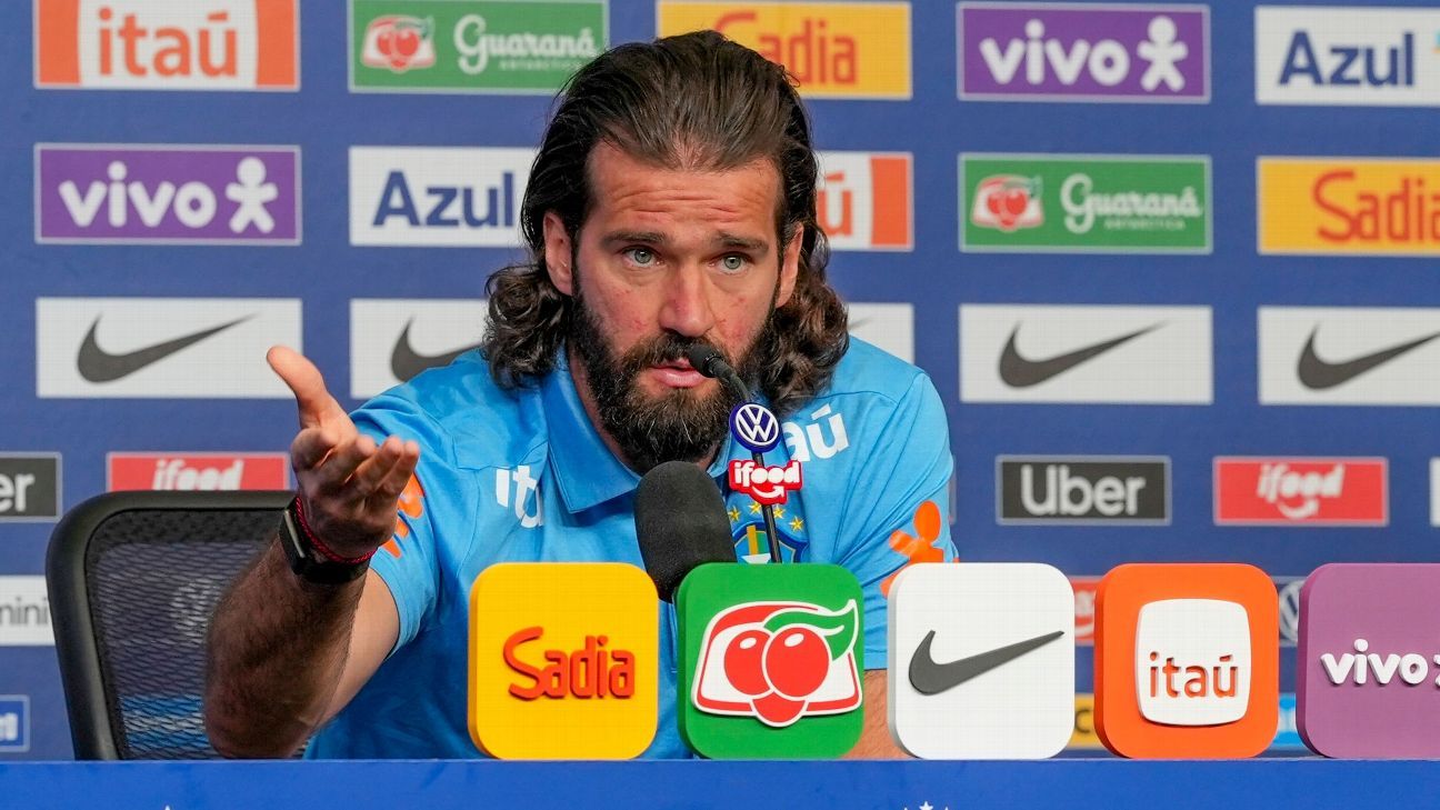 Alisson reage a cr&iacute;ticas e responde se Copas passadas o assombram na Sele&ccedil;&atilde;o: ‘O que mais me incomoda &eacute;…’