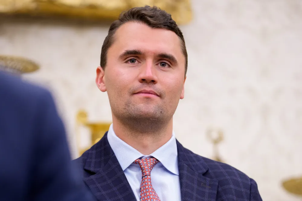 Justi&ccedil;a toma nova decis&atilde;o sobre caso Charlie Kirk e mant&eacute;m pena de morte no julgamento