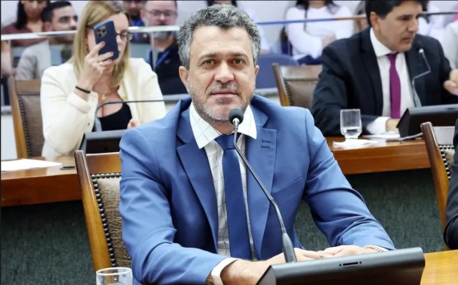 Deputado Luciano destina ve&iacute;culo para crian&ccedil;as com autismo e respiradores para Hospital de Colm&eacute;ia TO
