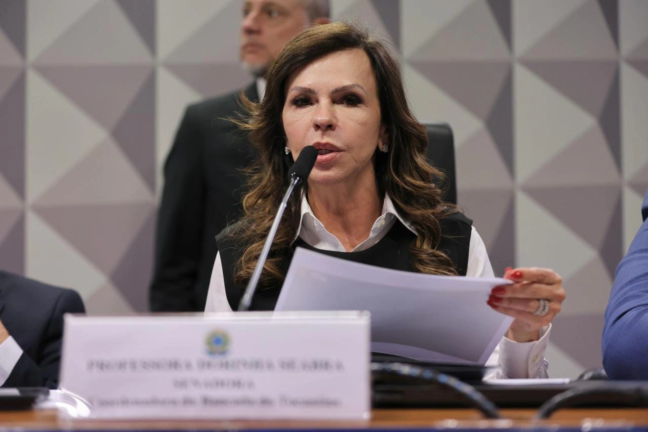 Dorinha relata projeto que amplia qualifica&ccedil;&atilde;o de professores
