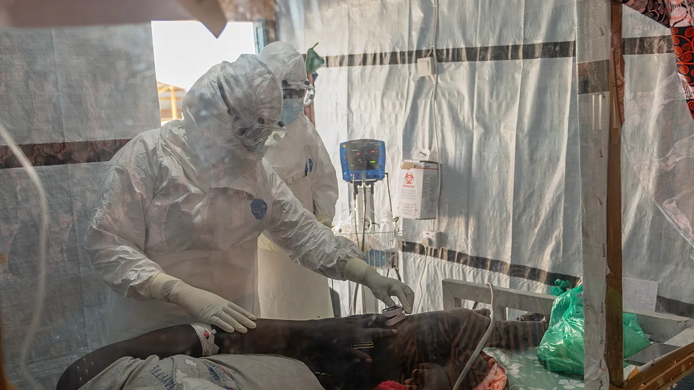 Ebola avan&ccedil;a para quarta prov&iacute;ncia e j&aacute; deixou 360 mortos na Rep&uacute;blica Democr&aacute;tica do Congo