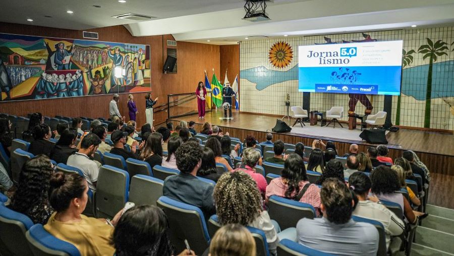 Jornalismo 5.0 debate combate &agrave; desinforma&ccedil;&atilde;o e desafios da comunica&ccedil;&atilde;o na era digital