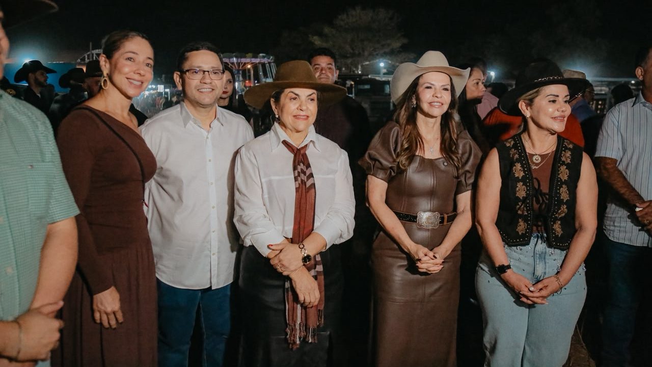 Em Guara&iacute;, prefeita F&aacute;tima Coelho refor&ccedil;a apoio a Dorinha e destaca preparo para governar o Tocantins