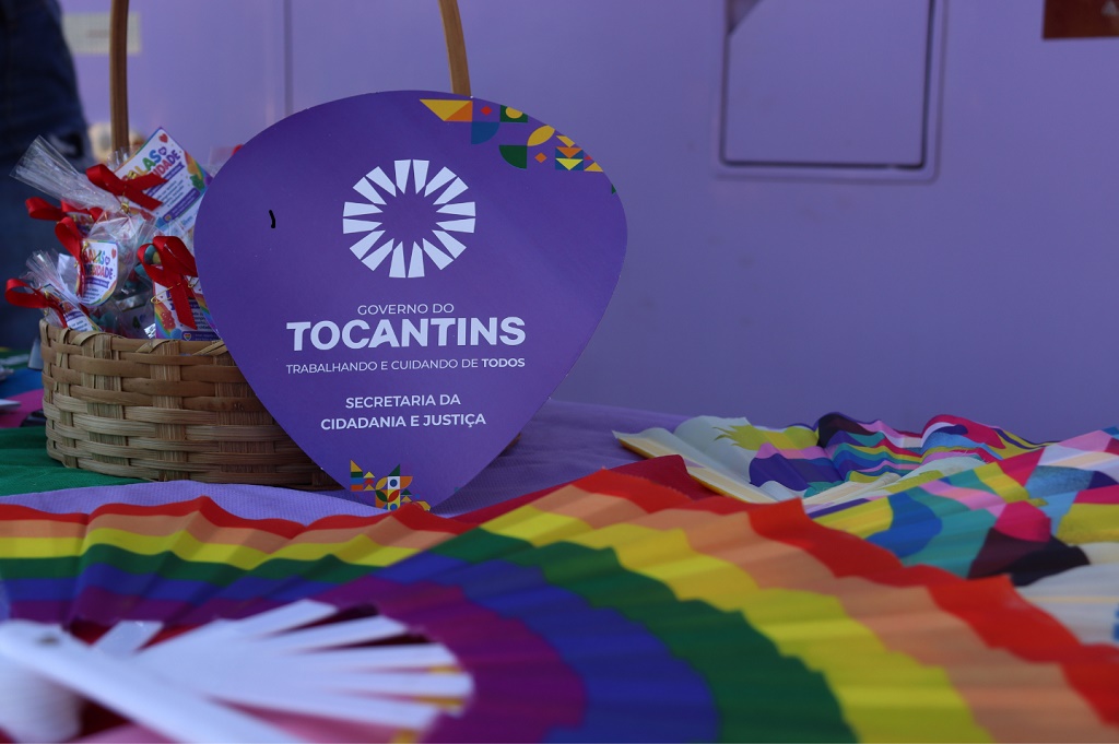 Governo do Tocantins leva Caravana da Cidadania e Justi&ccedil;a para a Parada do Orgulho LGBT+ de Palmas