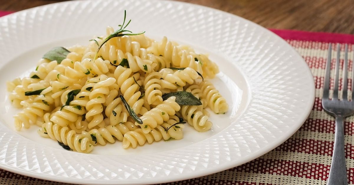 Almo&ccedil;o em 15 minutos: Receitas r&aacute;pidas e saborosas para quem vive na correria