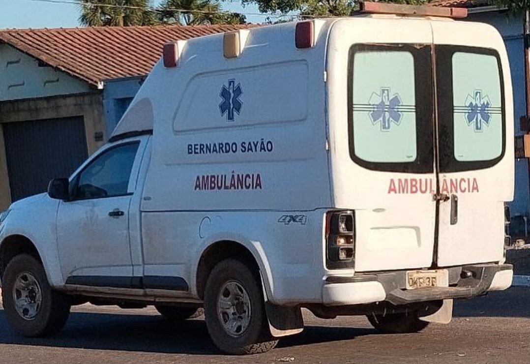 Gestante &eacute; transportada em ambul&acirc;ncia com porta amarrada e gera revolta em Bernardo Say&atilde;o