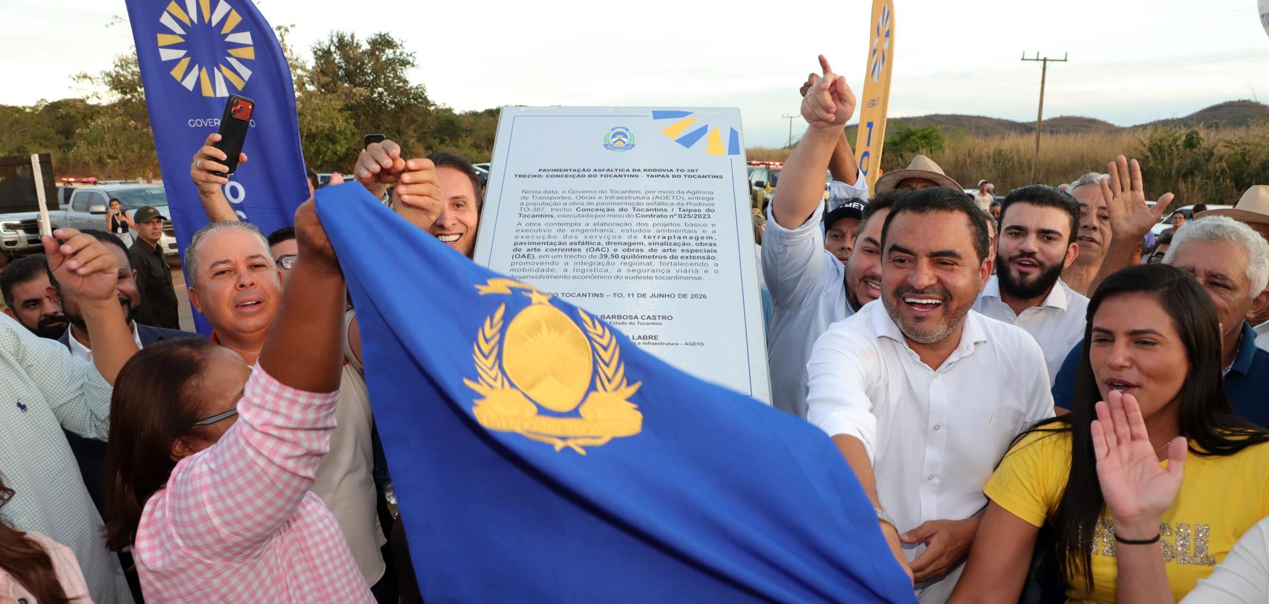Governador Wanderlei Barbosa inaugura pavimenta&ccedil;&atilde;o da TO-387 ap&oacute;s 35 anos de espera