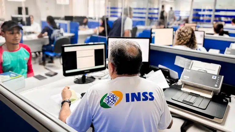 INSS define prazo para biometria e alerta segurados sobre risco de perder benef&iacute;cio