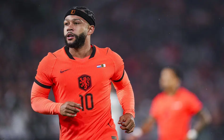 Torcedores do Corinthians reagem &agrave; atua&ccedil;&atilde;o de Memphis na Copa do Mundo
