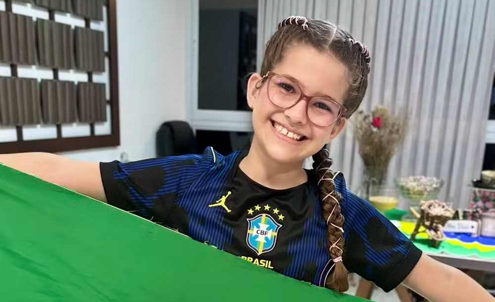 Menina de 10 anos d&aacute; dicas para Ancelotti e inspira outras garotas a acreditarem no futebol
