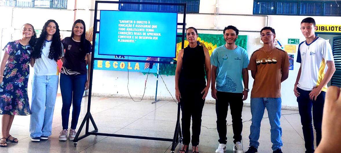 Mostra cient&iacute;fica do CEM Tiradentes seleciona projetos para feira nacional em Santa Catarina