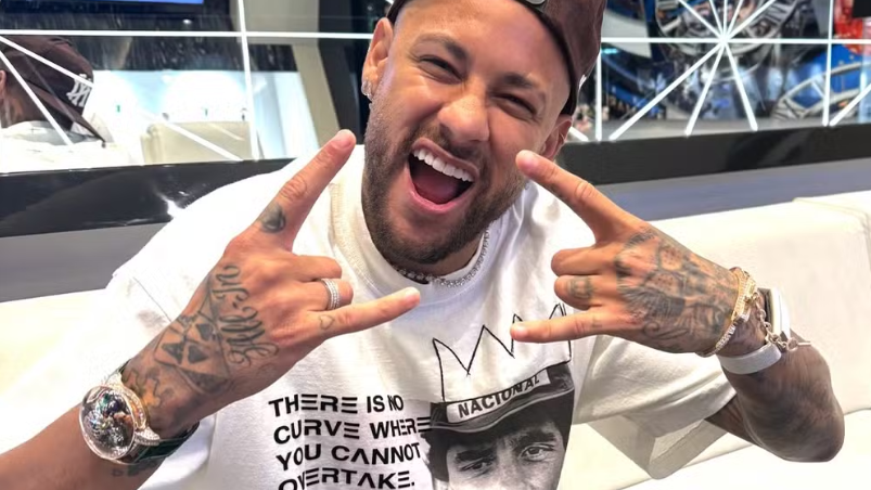 Neymar compra rel&oacute;gio de R$ 5,5 milh&otilde;es durante folga da Copa do Mundo; veja cole&ccedil;&atilde;o de luxo