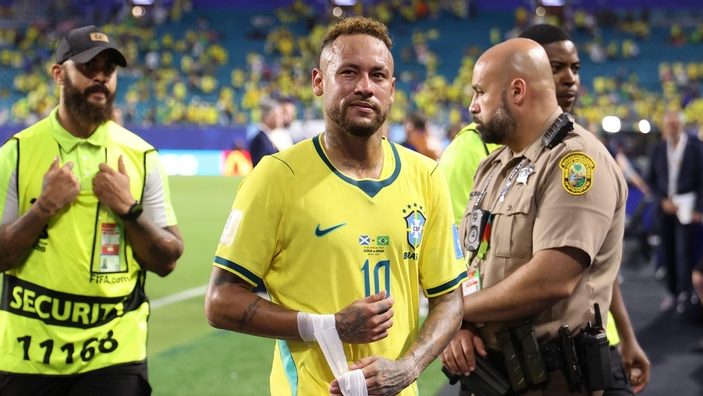 Retorno de Neymar &agrave; Sele&ccedil;&atilde;o divide opini&otilde;es e gera maioria de cr&iacute;ticas nas redes, aponta levantamento
