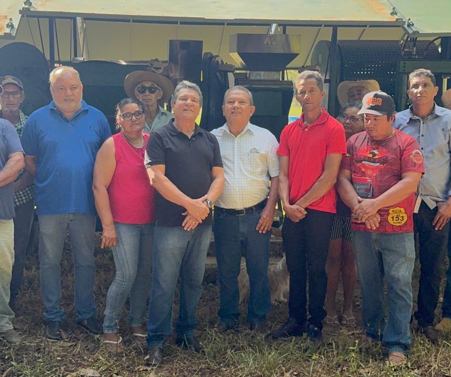 Osires Damaso entrega casa de farinha e fortalece agricultura familiar em Monte Santo TO