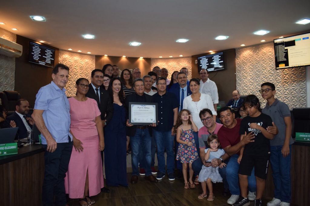 Osires Damaso recebe Moção de Aplausos em Paraíso | Surgiu