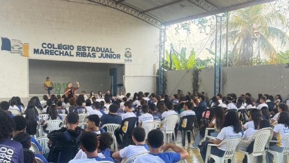 Pol&iacute;cia Civil leva palestra sobre viol&ecirc;ncia contra a mulher a estudantes em Axix&aacute; do Tocantins