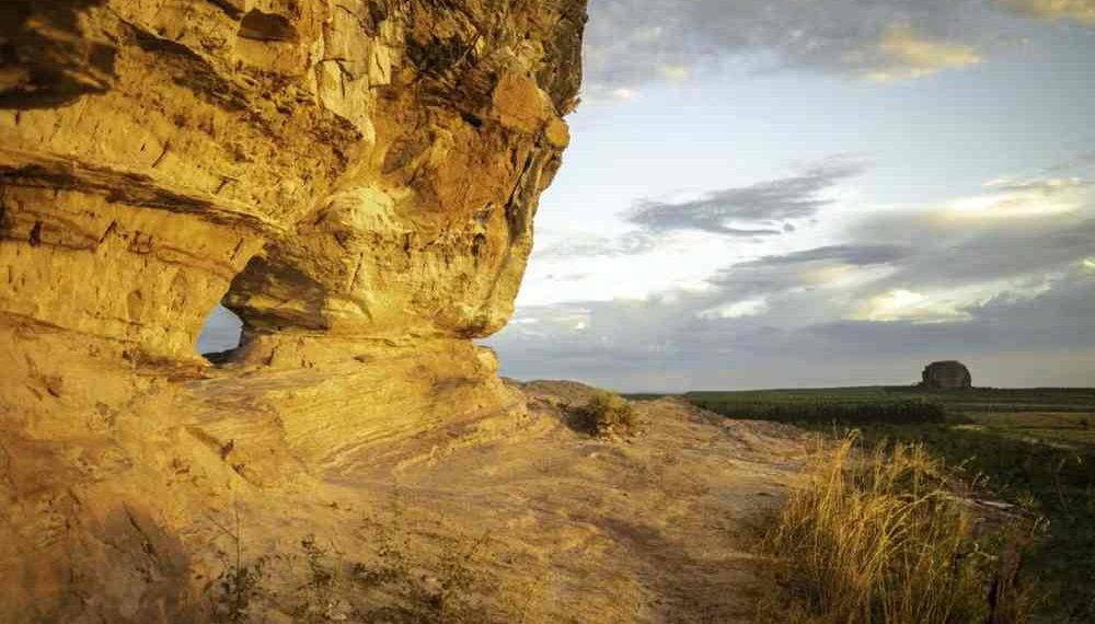 Pedra Furada do Jalap&atilde;o: entenda como a natureza criou um dos cart&otilde;es-postais do Tocantins