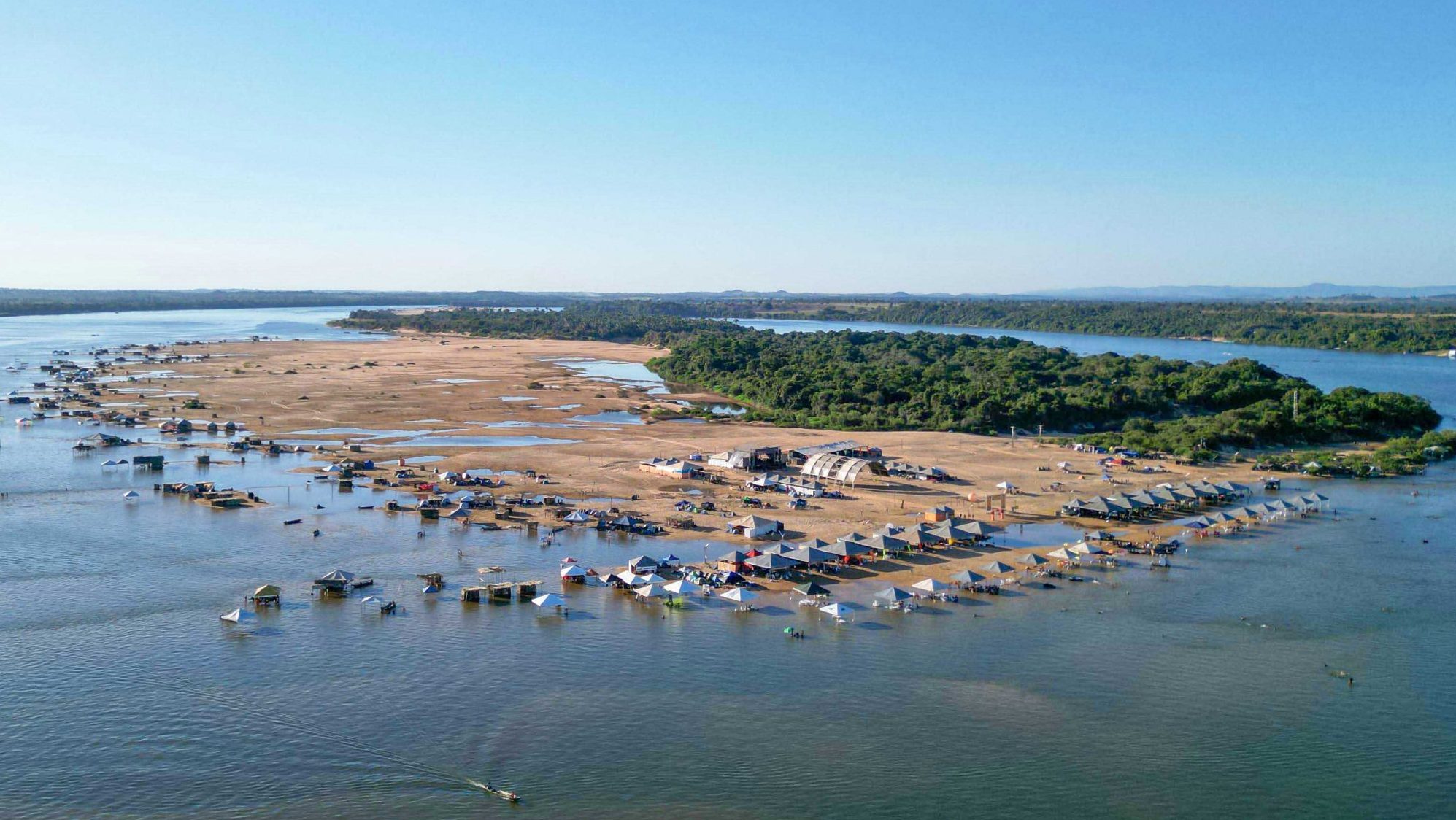 Temporada de praias fortalece turismo e economia no Tocantins; veja onde aproveitar