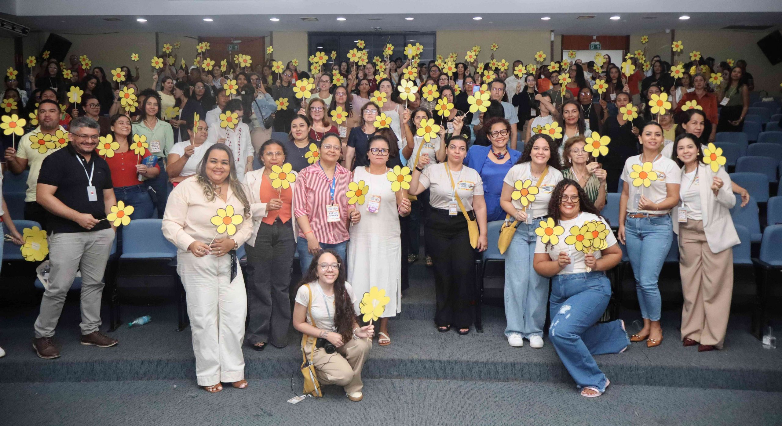 Semin&aacute;rio em Palmas re&uacute;ne mais de 300 profissionais para debater prote&ccedil;&atilde;o de crian&ccedil;as no ambiente digital