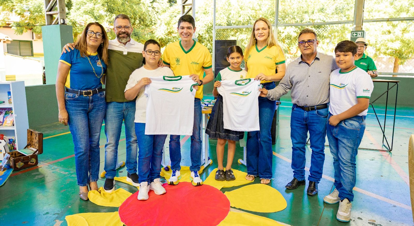 Mais de 6 mil estudantes recebem novos uniformes escolares em Para&iacute;so do Tocantins