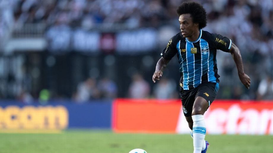 Willian se pronuncia sobre sa&iacute;da do Gr&ecirc;mio e garante perman&ecirc;ncia