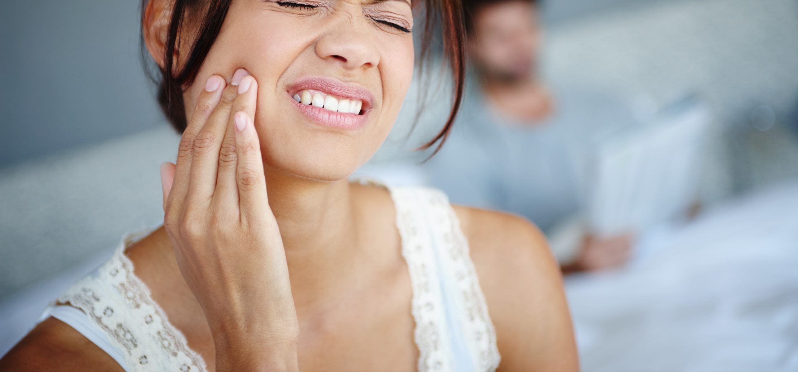 Bruxismo vai al&eacute;m do ranger dos dentes e pode indicar altera&ccedil;&otilde;es no sono, estresse e problemas respirat&oacute;rios