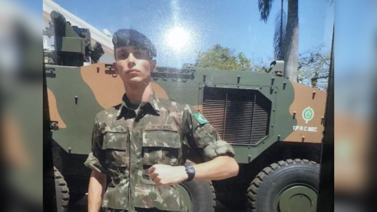 Sargento do Ex&eacute;rcito morre ap&oacute;s tanque cair de ponte durante treinamento no RS