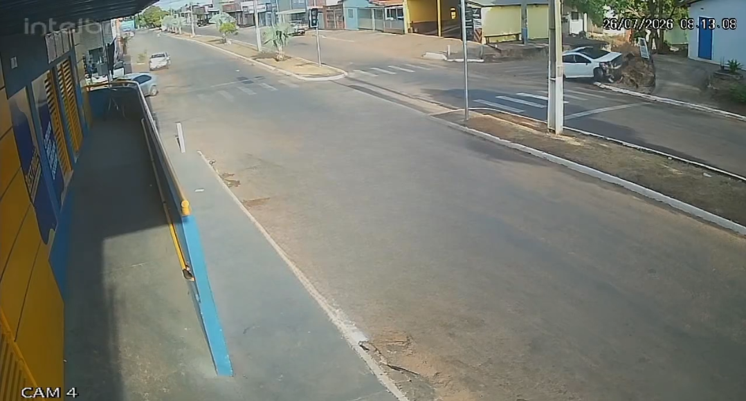 Acidente na Avenida 23 de Outubro refor&ccedil;a alerta sobre seguran&ccedil;a no tr&acirc;nsito em Para&iacute;so