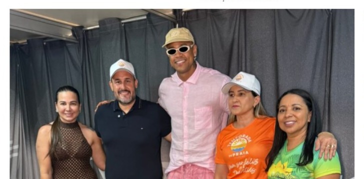 L&eacute;o Santana elogia estrutura da Praia da Gaivota durante show em Araguacema