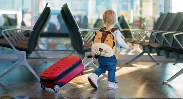 Goi&aacute;s registra alta de 61,6% nas autoriza&ccedil;&otilde;es digitais para viagem de menores