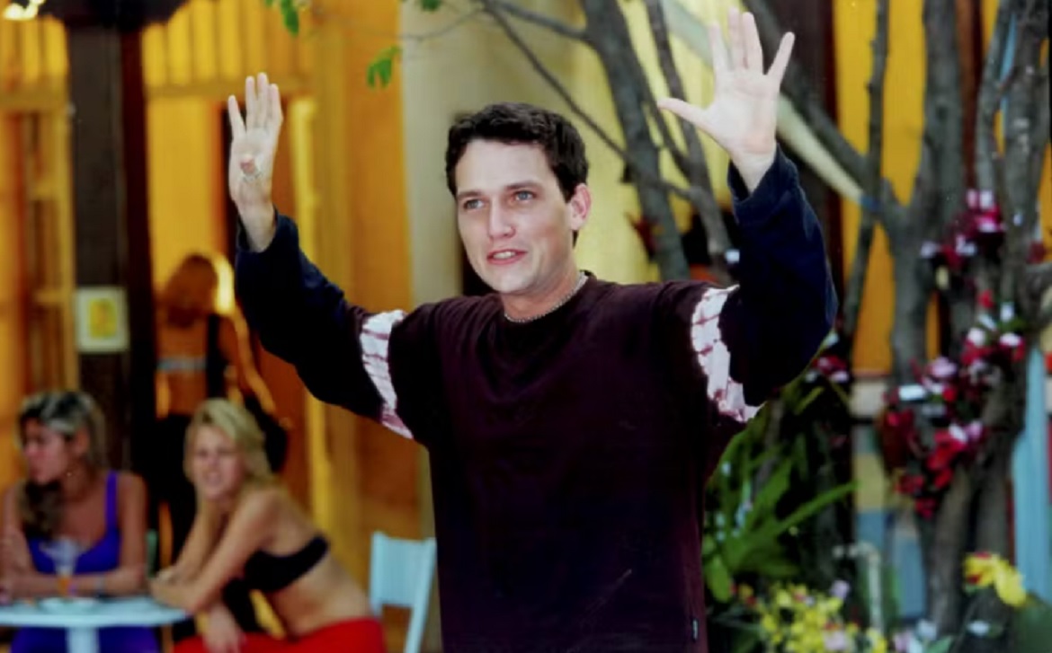 Morre aos 49 anos o ator Edward Boggiss, de ‘Sandy & J&uacute;nior’ e ‘Malha&ccedil;&atilde;o’