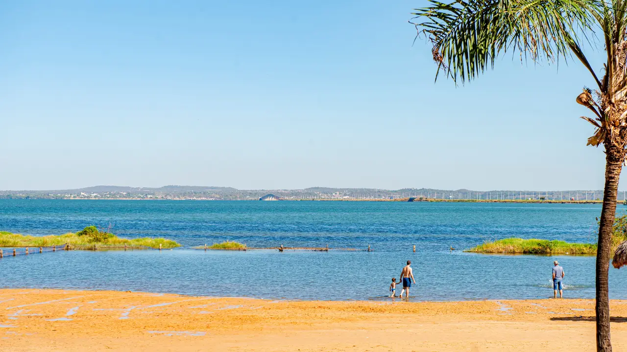Temporada de praia impulsiona economia e exige planejamento financeiro no Tocantins